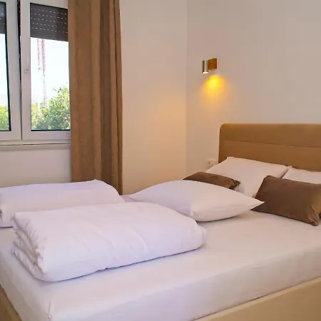 Lejlighed Ivano With Pool & Jacuzzi *