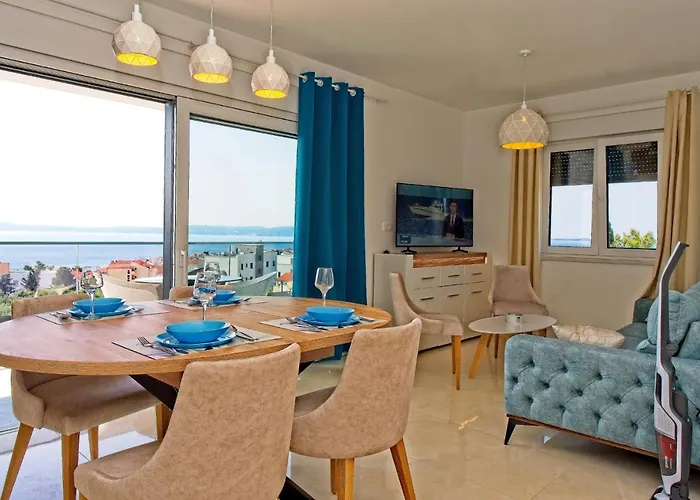 Ivano With Pool & Jacuzzi דירה *