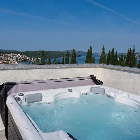 Ivano With Pool & Jacuzzi * Trogir